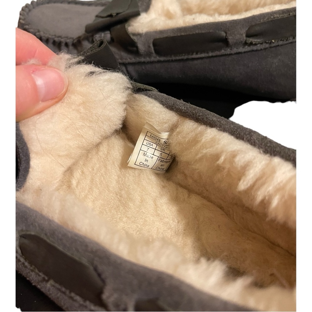 UGG‎ Moccasins - Picture 2 of 9